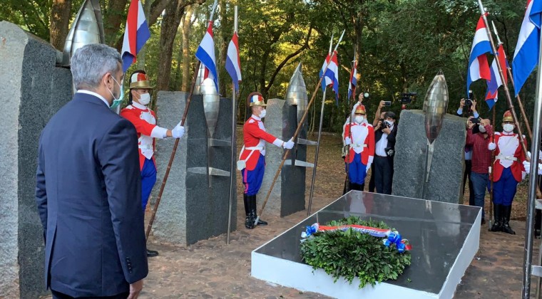 Abdo rinde homenaje a los héroes en Cerro Corá