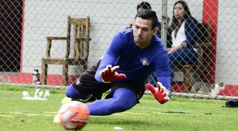 Se lesiona Pipo y de inmediato, su club le coloca un reemplazante