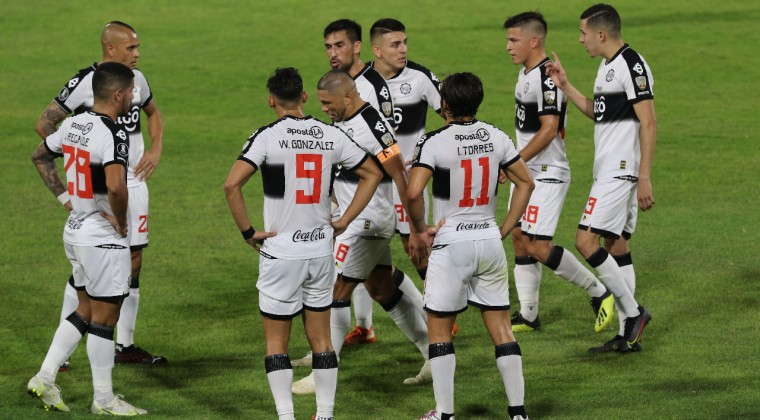 “Fue un craso error firmar contratos largos”
