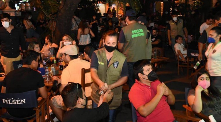 Restaurantes al aire libre: tercer fin de semana peatonal en Asunción