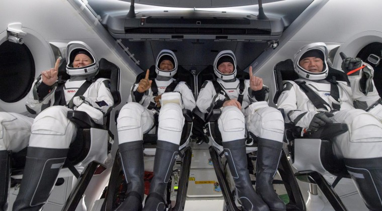 “Me sentí muy pesado”: cuatro astronautas relatan su regreso a la Tierra con SpaceX