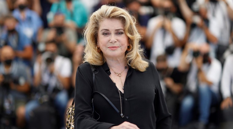 Cathrine Deneuve regresa radiante a Cannes tras un ictus y la “terrible” covid