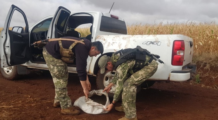 Interceptan camioneta llena de cargadores y proyectiles en Capitán Bado