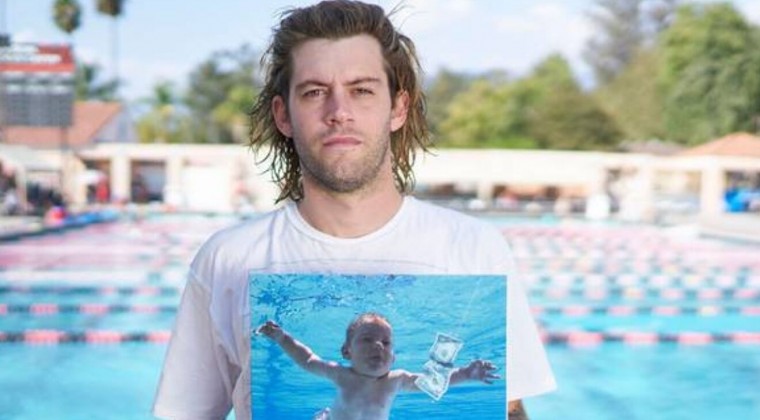 El niño de “Nevermind” demanda a Nirvana por pornografía infantil