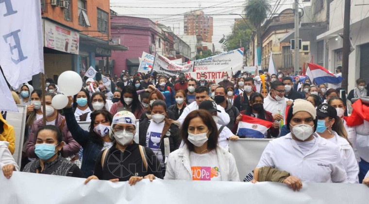 Enfermeros logran “prometedor” resultado tras multitudinaria movilización