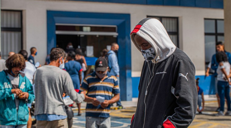 Brasil registra el menor número de contagios por covid en nueve meses