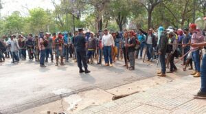 “Depende de ellos para que no corra sangre”, dice manifestante