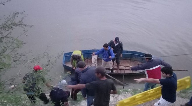 Hombre cayó al río, hermano e hijo intentaron salvarlo y murieron los tres