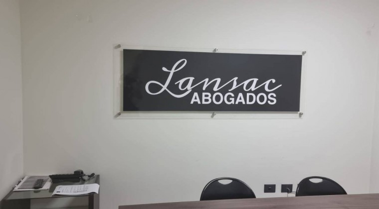 Imputan al abogado Lansac por supuesta extorsión mediante fotografías íntimas