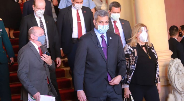 Abdo concede a Conrado Hoeckle explotación de zona franca cerca del futuro puente Chaco’i