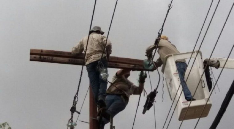 El calor y los fuertes vientos dejaron sin luz a varias zonas, dice la Ande