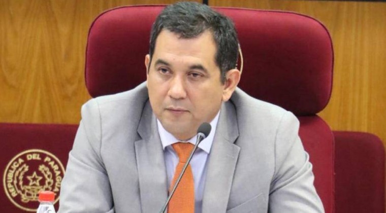 Ovelar y Calé no serán los únicos en salir de Añetete, según senador oficialista