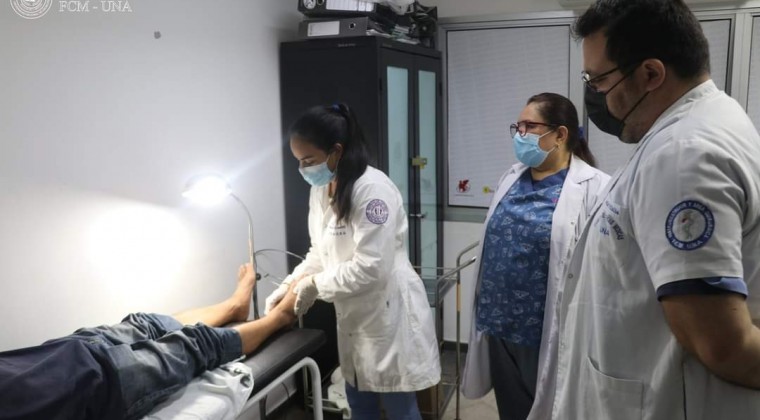 Clínicas rehabilita consultorio de podología: atención especializada a los pies