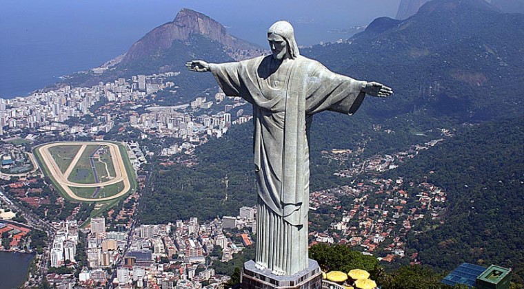 Cristo Redentor celebra 90 años con samba, cachaça y optimismo por vacunación