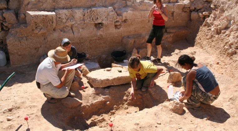 Descubren en Israel un gigantesco sitio de producción de vino de 1.500 años