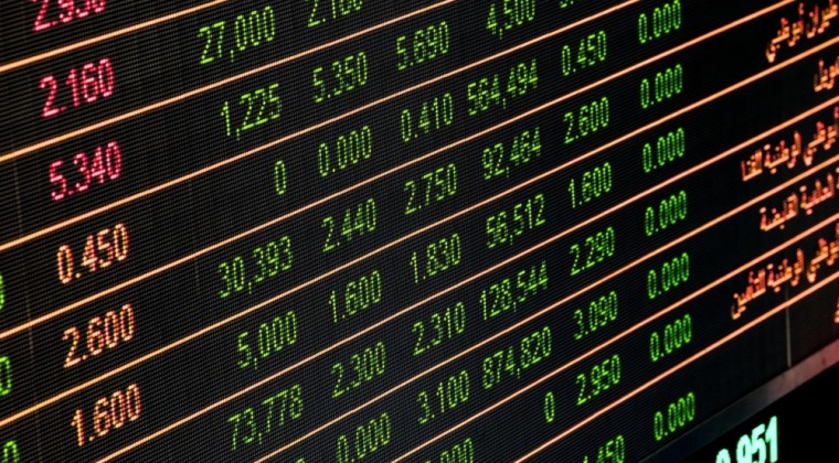 Wall Street termina en fuerte baja por tecnológicas y Facebook