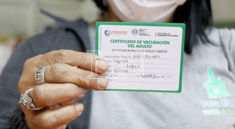 Plantean restringir acceso de no vacunados a supermercados, farmacias y hospitales