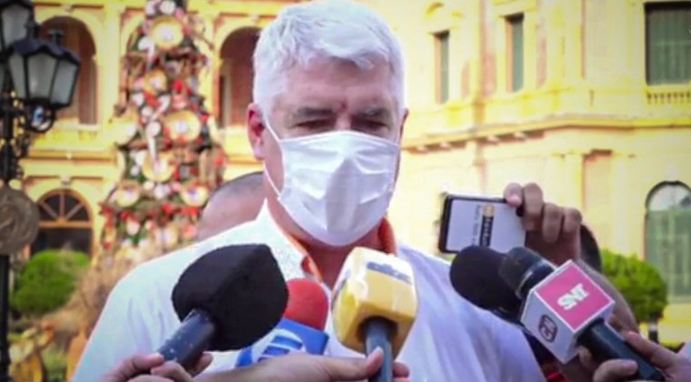 Wiens bloquea masivamente en redes sociales