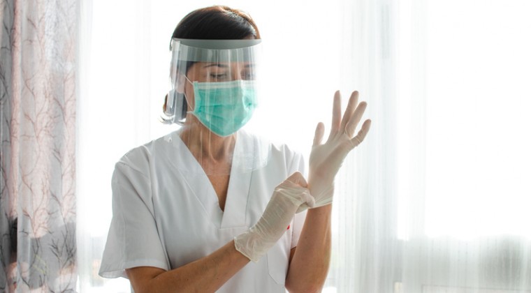 Enfermeras atienden a pacientes de covid-19 a escondidas en Birmania