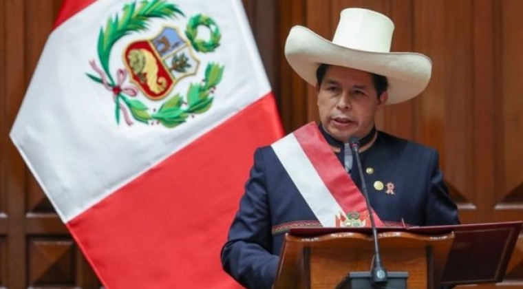 Fiscalía peruana interroga al presidente Castillo por ascensos militares