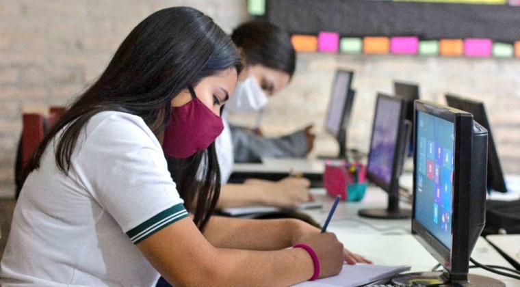 El 2021 cerró con 70 % de presencialidad, según el MEC