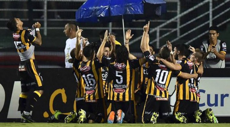 Bolivia juega la última fecha de su torneo tras polémica por supuesto soborno