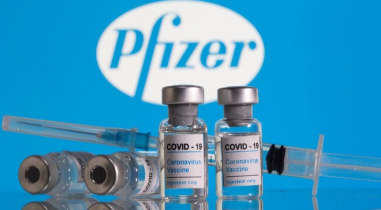 Tercera dosis de refuerzo de Pfizer protege contra la ómicron