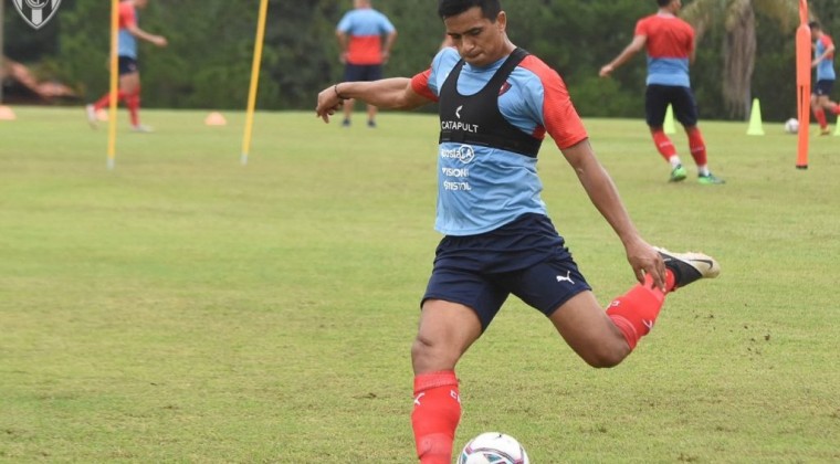 Pablo Adorno con chances de ir a Huracán