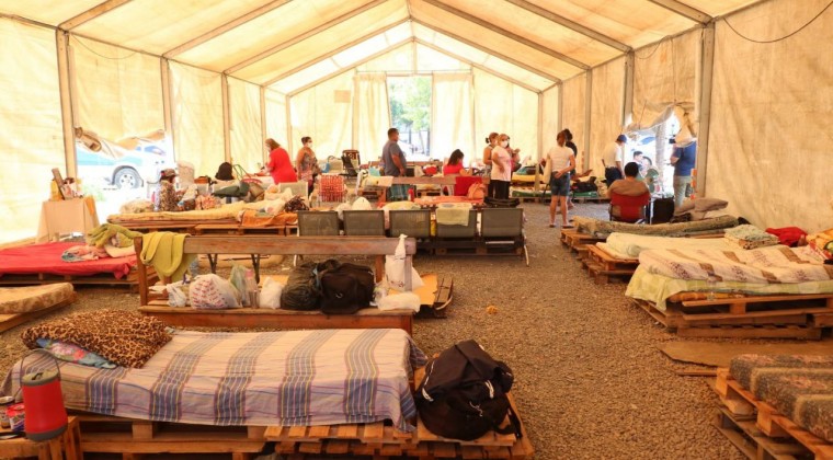 Familiares de pacientes denuncian intento de desalojo del albergue en IPS Ingavi