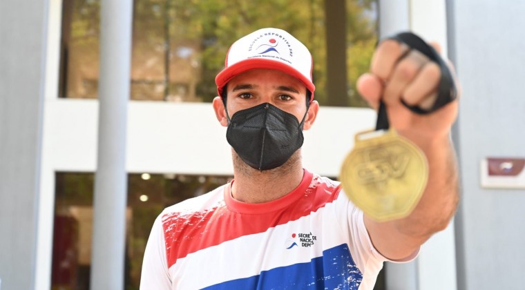 Medallista dorado imparte clases en Escuelas Deportivas SND