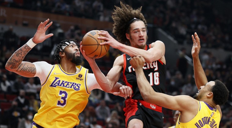 Los Lakers se hunden en Portland; Utah acaba con racha de Warriors