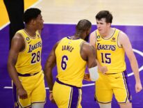 Lakers, a un paso de la clasificación tras victoria en prórroga