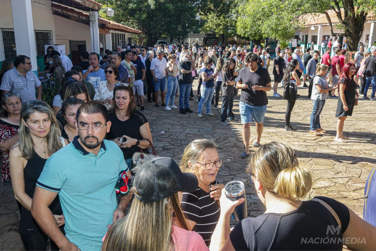 Diario HOY Elecciones 2023 reportan masiva concurrencia en locales