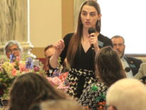 Republicanos vetan a diputada transgénero de EEUU