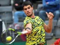 Alcaraz arrasa en su debut en Roma y recupera el número 1