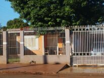 “Visitan” casa tras ausencia del dueño: roban millonario monto y armas de fuego