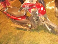 Bebé de 2 años muere tras choque entre dos motocicletas