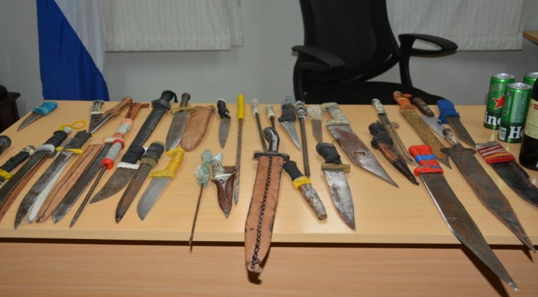 Cárcel de Tacumbú: Incautan armas blancas y bebidas alcohólicas