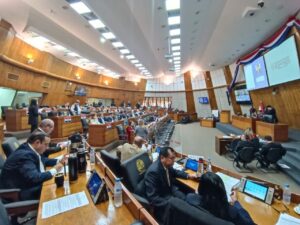 Suspenden sesión en Diputados e inician una extraordinaria