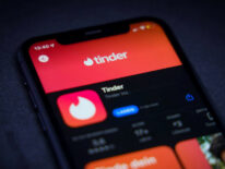 Acudió a una cita de Tinder y terminó asaltado por una pareja de atracadores