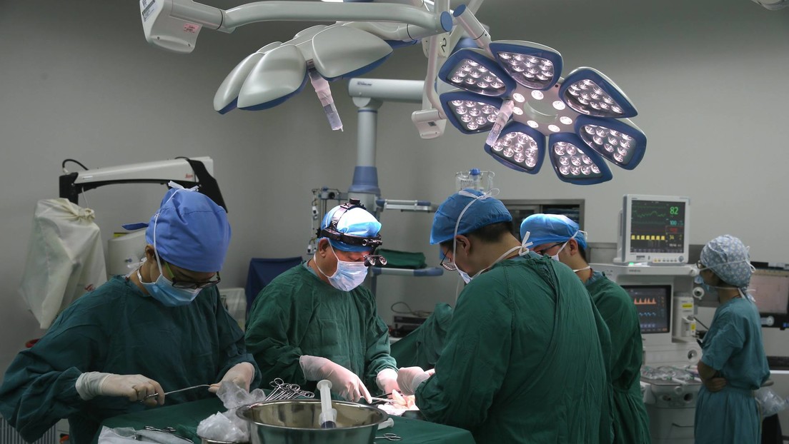 Multan a surcoreana que acordó donar su hígado por un pago y un puesto de trabajo