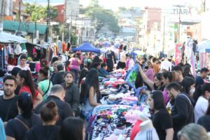 Feria en el Mercado 4 con más de 400 puestos