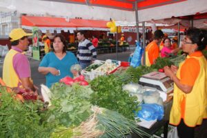 Último día de feria de fin de año frente al Indert