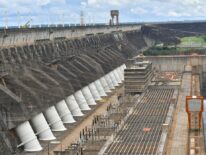 Abdo veta millonaria repartija a exobreros de Itaipú