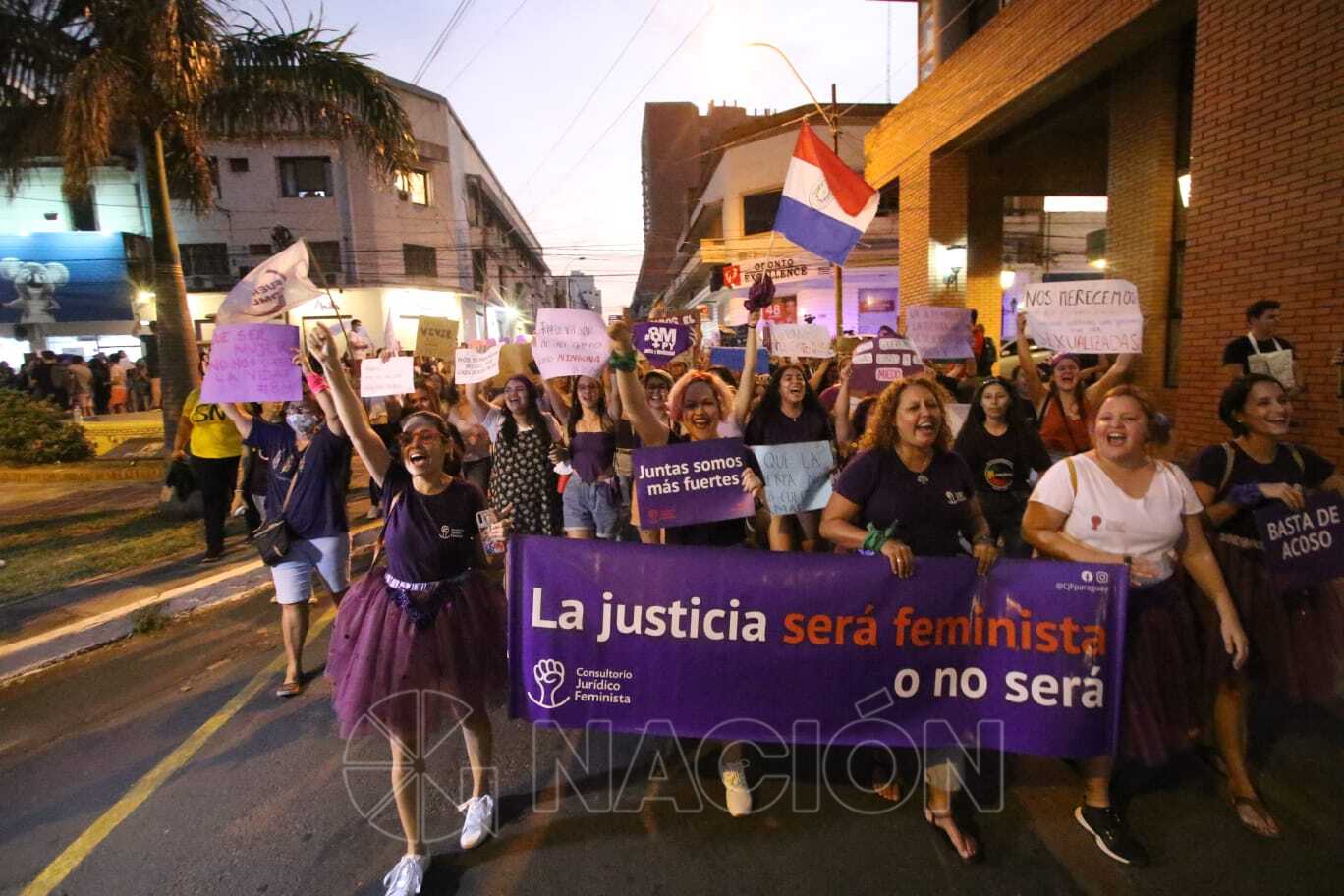 Diario HOY | Mujeres marchan en el #8M por la reivindicación de sus ...