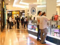 Centros comerciales, disconformes con traslados de feriados