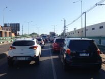 Bloquean viaducto de 4 Mojones contra suba del combustible