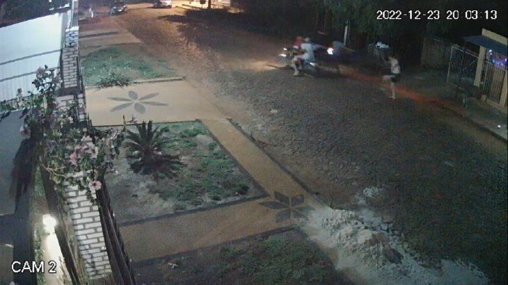 Video: Asaltan a hombre sentado en vereda de su casa, se resistió y recibió balazos