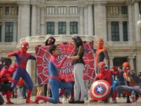 Joven disfrazado de Spider-Man le pidió matrimonio a su novia: “El multiverso unido por el amor”