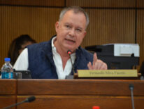 Copamiento del BCP con funcionarios de Hacienda, imprudente y poco conveniente